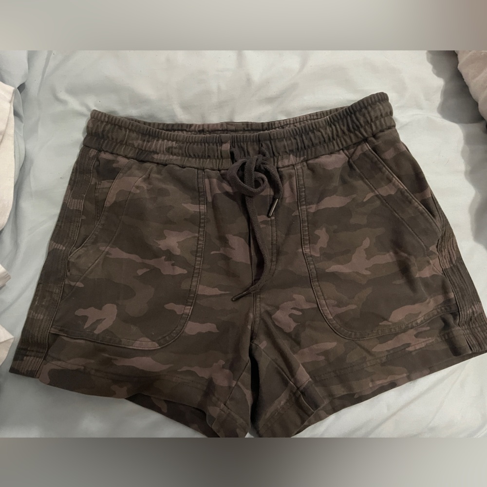 Athleta Camo Farallon Shorts